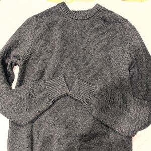 Men’s small sweater